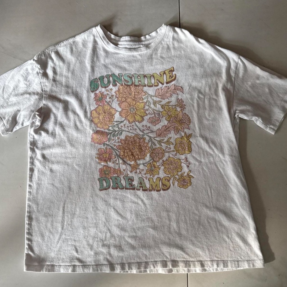 Beachy Boho Billabong White Floral 'Sunshine Dreams' 100% Cotton Graphic Tee